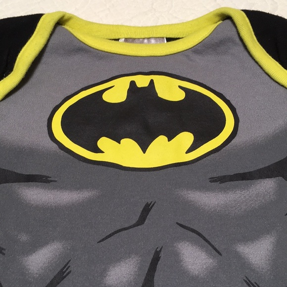 0-3m (4/$20) Batman Footie by DC Comics - Picture 6 of 14